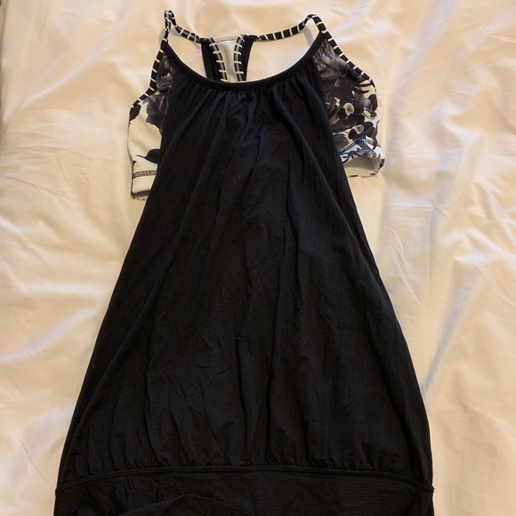 Lululemon tank - Picture 1 of 4